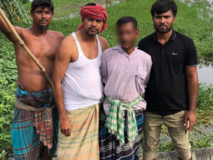 জেলের ছদ্মবেশ ধরে এসিড নিক্ষেপকারীকে ধরলো ঝিকরগাছা থানা পুলিশ