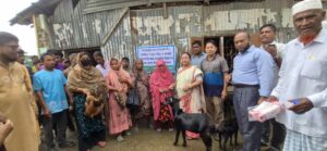 খাগড়াছড়িতে দরিদ্র নারীদের স্বাবলম্বী করতে ছাগল, হাঁস ও মুরগি বিতরণ