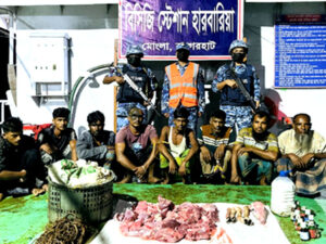 কোস্ট গার্ডের অভিযানে ৮ হরিণ শিকারী আটক