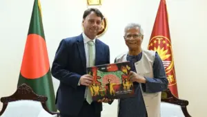 যুক্তরাষ্ট্র থেকে আরও বেশি পণ্য আমদানি করতে প্রস্তুতঃপ্রধান উপদেষ্টা
