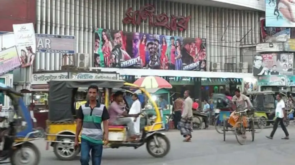 যশোরের ‘মণিহার’ সিনেমা হল বন্ধ হওয়ার পথে