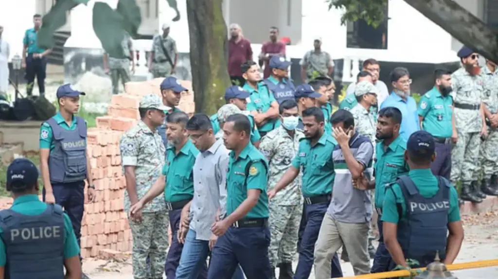 মানবতাবিরোধী অপরাধে ১৫ সেনা কর্মকর্তাকে গ্রেপ্তার দেখিয়ে কারাগারে পাঠানোর নির্দেশ