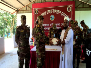 দীঘিনালা সদর জোনের উদ্যোগে অস্বচ্ছলদের মাঝে অনুদান ও সামগ্রী বিতরণ