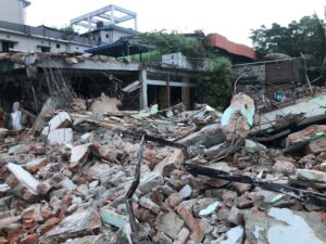 দিনাজপুরে সড়ক ও জনপথ বিভাগের অবৈধ স্থাপনা উচ্ছেদ অভিযান পরিচালনা