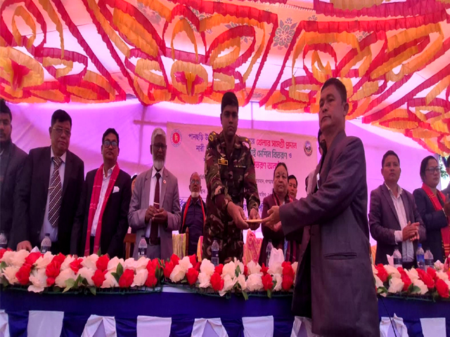 ডাকসু সদস্য হেমা চাকমার বাবার চিকিৎসার দায়িত্ব নিল সেনাবাহিনী