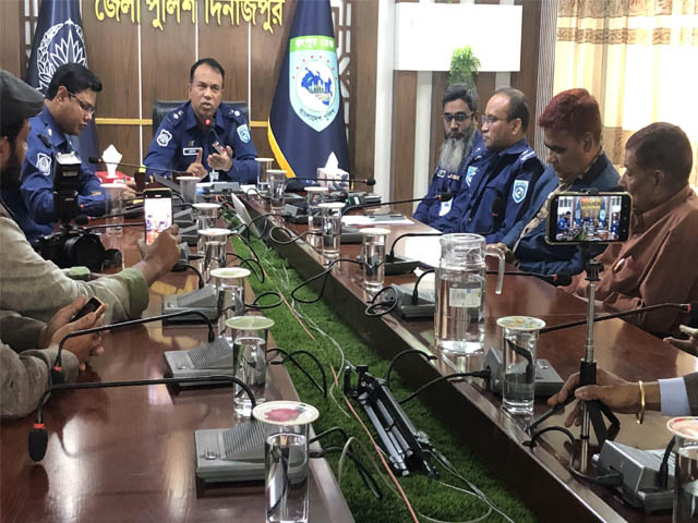 দিনাজপুরে সাংবাদিকদের সাথে নবাগত পুলিশ সুপারের মতবিনিময়