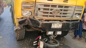 কাভার্ড ভ্যান ও মোটরসাইকেলের মুখোমুখি সংঘর্ষে নড়াইলে যুবক নিহত