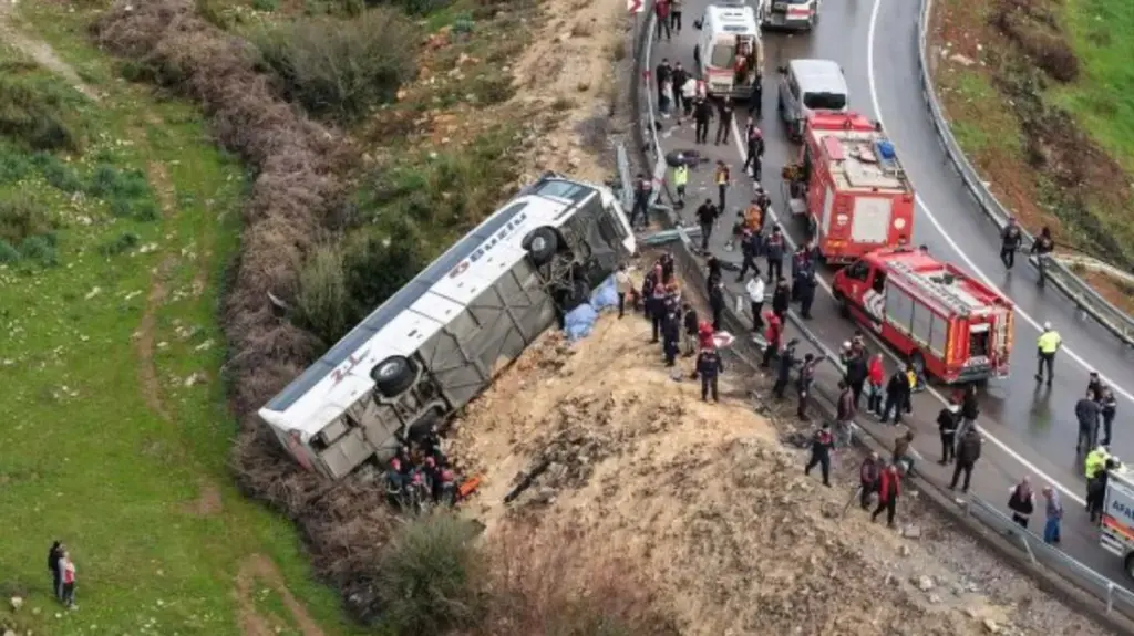 তুরস্কে বাস দুর্ঘটনায় নিহত-৮