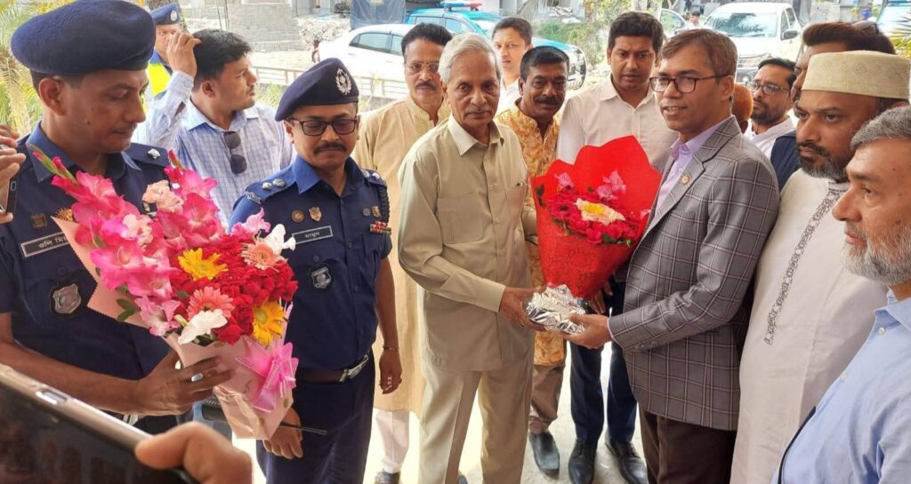 নড়াইলে খাল খনন কাজের উদ্বোধন করলেন সংস্কৃতি মন্ত্রী নিতাই রায় চৌধুরী