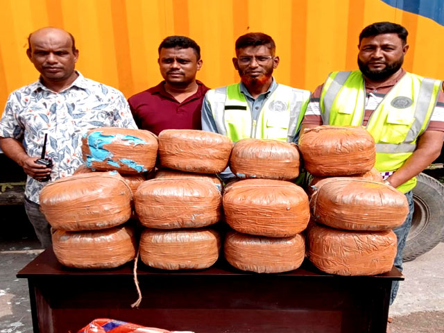 দিনাজপুরে ৬০কেজি গাঁজাসহ কাভার্ড ভ্যান জব্দ