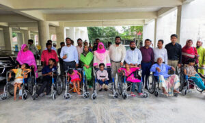 শ্যামনগরে প্রতিবন্ধীদের মাঝে হুইলচেয়ার বিতরণ
