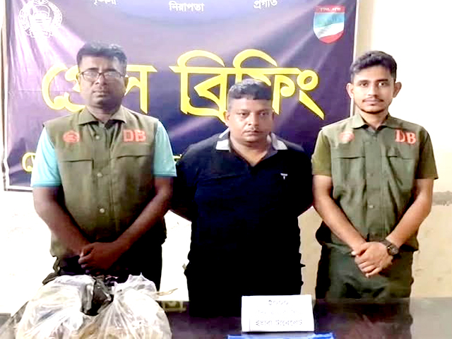 শুটকির মধ্যে ইয়াবা বহণ কালে বেনাপোলের চিহিন্ত মাদক ব্যবসায়ী গ্রেফতার