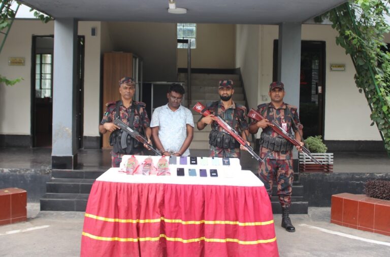 যশোরে মাদক ও চোরচালানী পণ্য উদ্ধারসহ ভারতীয় নাগরিক আটক